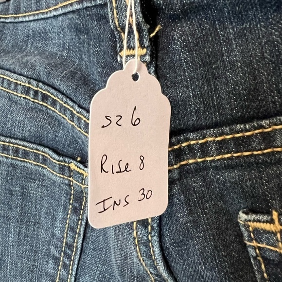 WJ1. Old Navy The Flirt Mid Rise Skinny Jean Size 6 - Picture 6 of 6